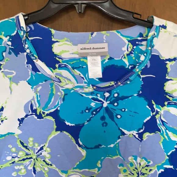 Offer$15 Alfred Dunner sleeveless floral top embellished neckline XLP - Picture 5 of 17